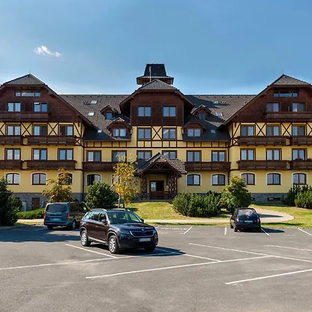 Aparthotel Lomnica 4*